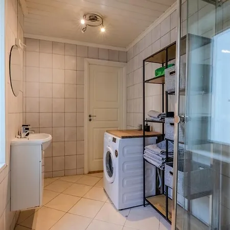 Sentral Jugendleilighet Apartment